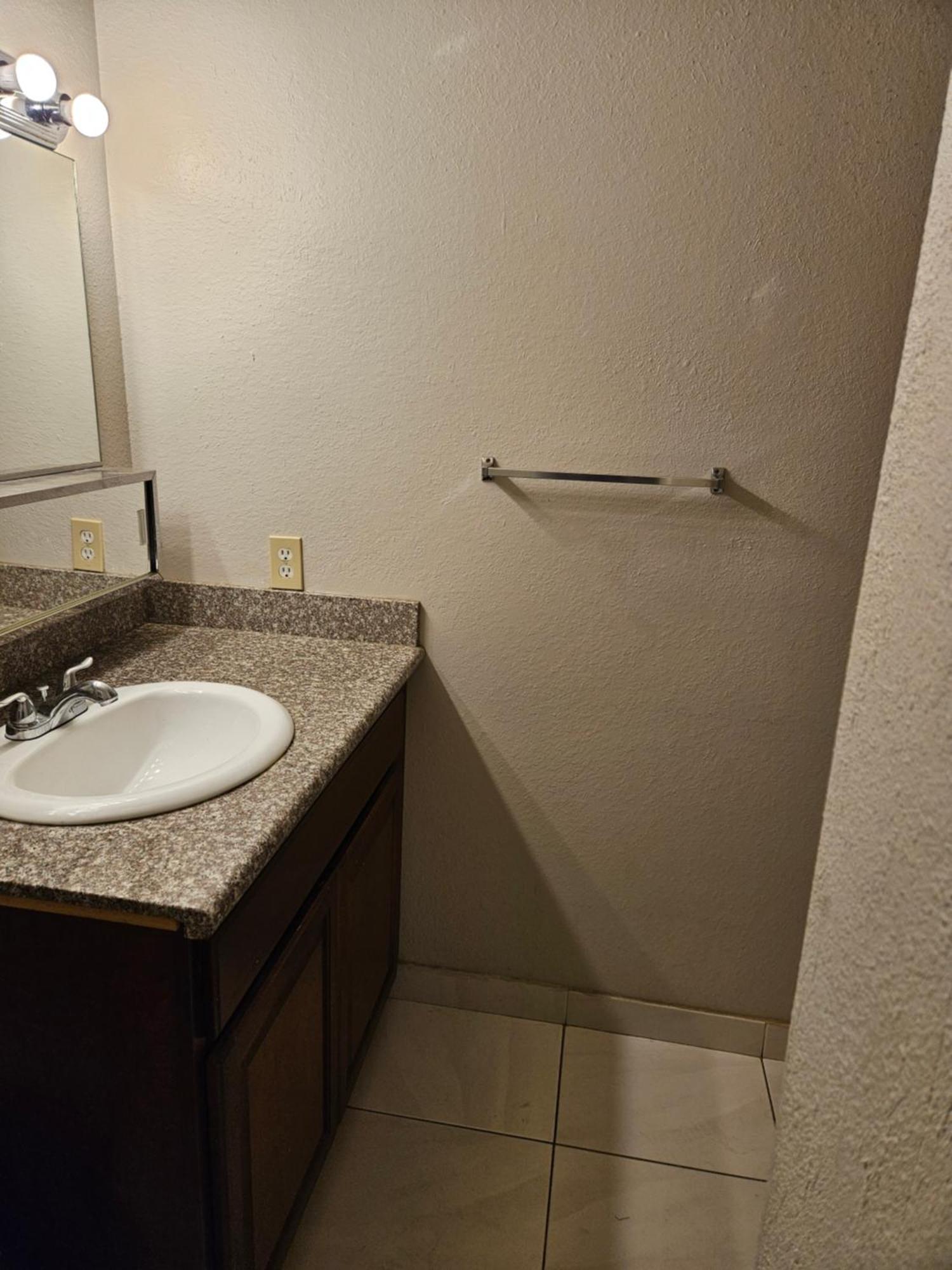 Cozy Quiet Quarters! Homestay Las Vegas